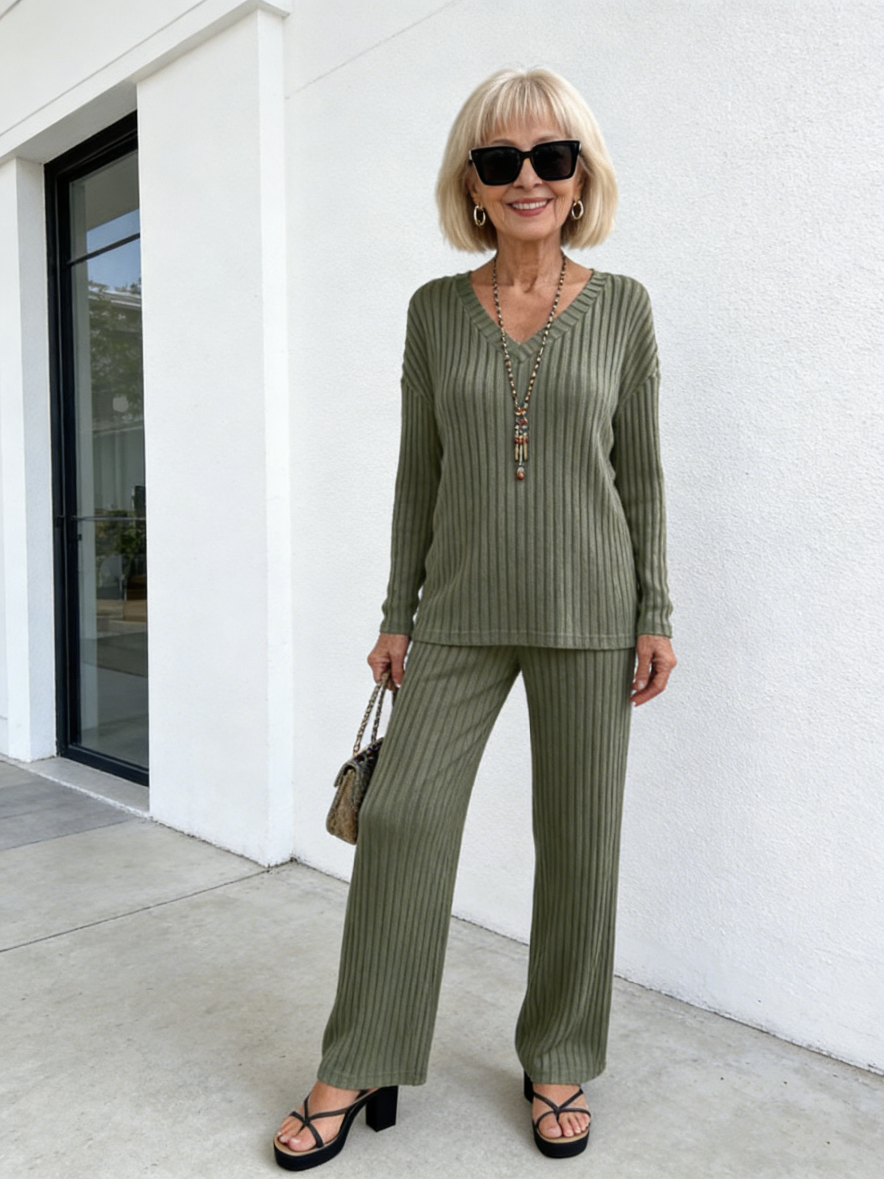 Thick Two-piece Fashion Casual Straight-leg Pants Temperament Loose V-neck Pit Strip Knitted Suit