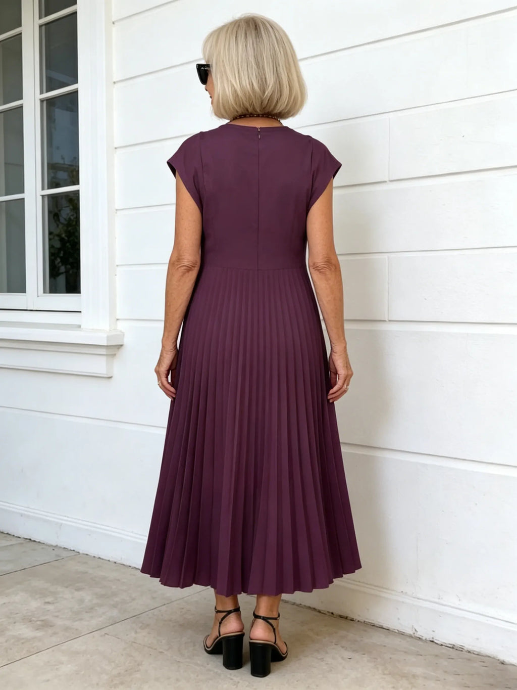 Elastic Dress Women's Elegant Fashion Crew Neck Sleeveless Pleated Long Dress