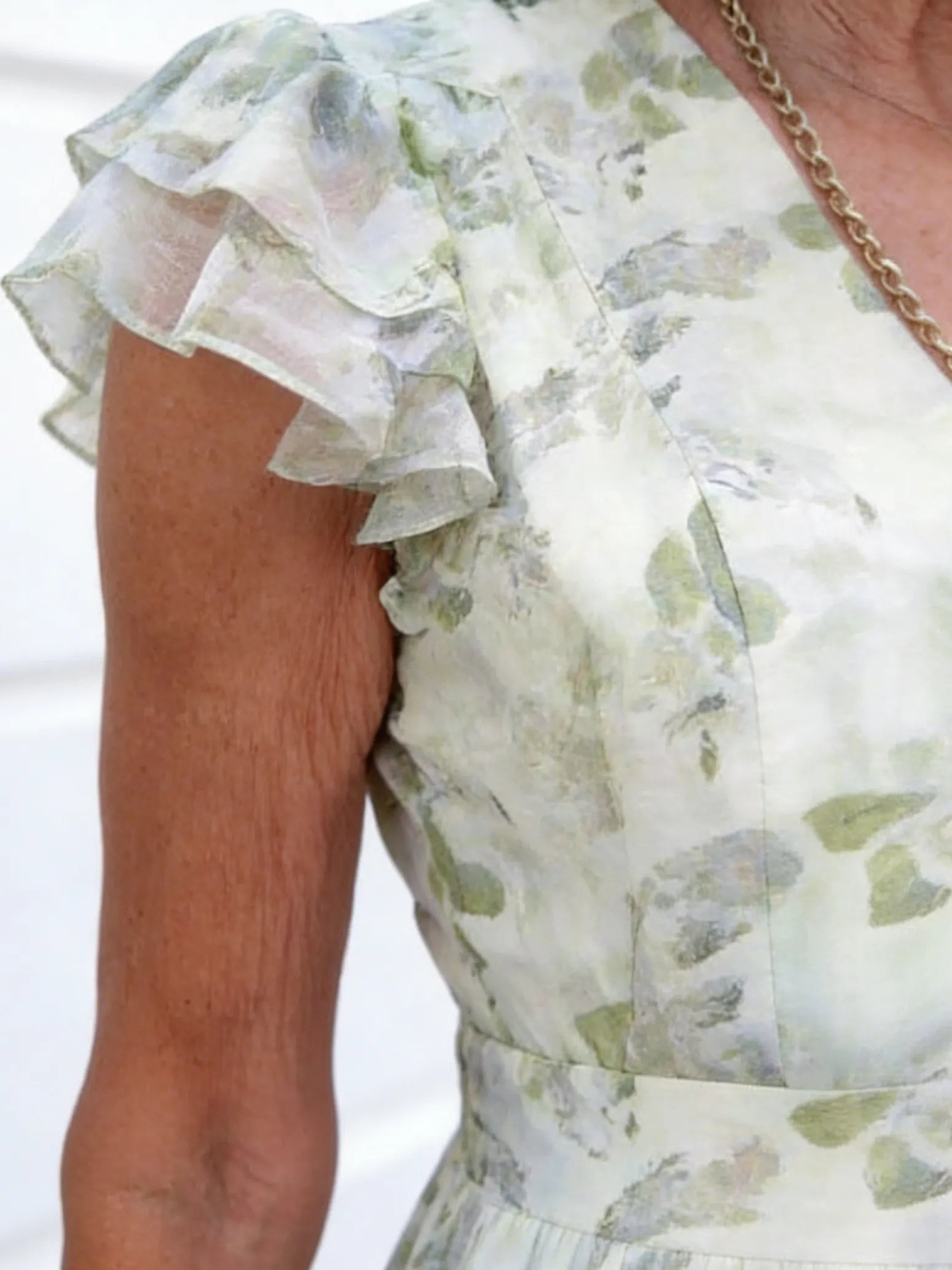 Light Green Floral Chiffon Midi Dress, V-Neck Ruffle Cap Sleeve Slimming Tiered Cake Dress for Mature Women