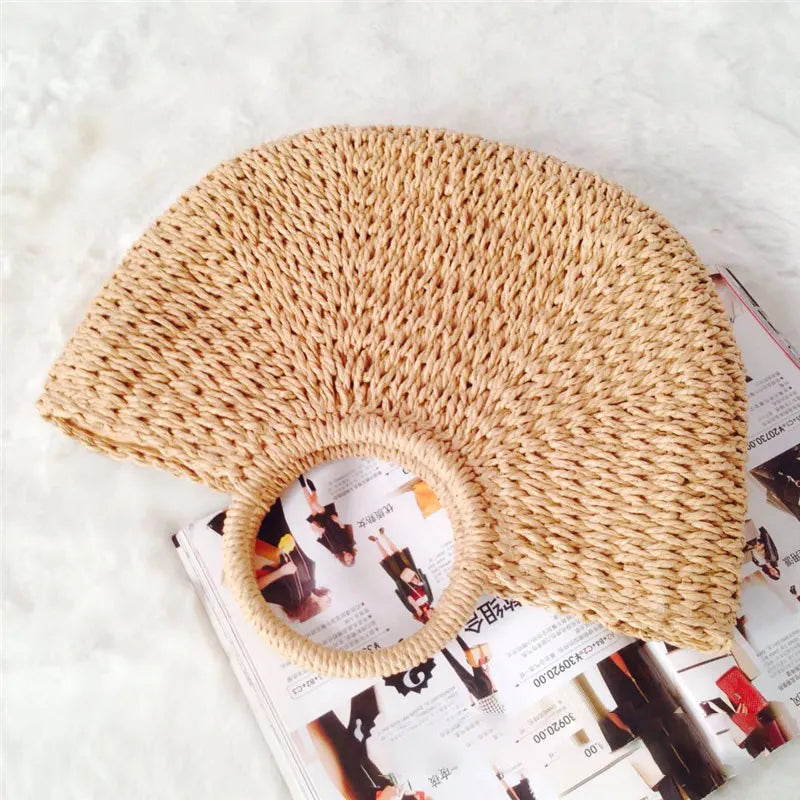 Straw Bag Versatile Women's Bag Casual Round Bucket Woven Straw Bag Vacation Beach Bag