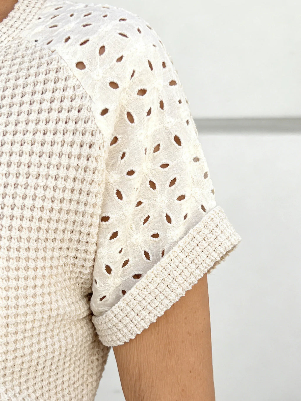 Textured Fabric Crew Neck Lace Splicing Short Sleeve T-Shirt Top Women's