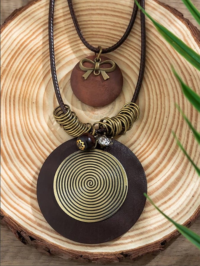 Women's Vintage Round Necklace